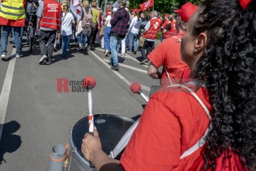 ERSTER Mai 2025 Berlin – „Mach dich stark mit uns“: DGB ruft zur Demo auf | Jens Schulze / R-mediabase | <a href=/confor2/?bld=93913&t=d&pst=93880&aid=146&dc=1831&i1=Jens%20Schulze%20/%20R-mediabase><strong>Download Bild 93913...</strong></a> |