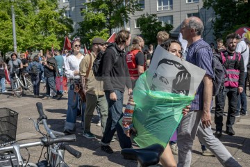 ERSTER Mai 2025 Berlin – „Mach dich stark mit uns“: DGB ruft zur Demo auf | Jens Schulze / R-mediabase | <a href=/confor2/?bld=93892&t=d&pst=93880&aid=146&dc=1830&i1=Jens%20Schulze%20/%20R-mediabase><strong>Download Bild 93892...</strong></a> |