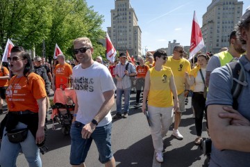 ERSTER Mai 2025 Berlin – „Mach dich stark mit uns“: DGB ruft zur Demo auf | Jens Schulze / R-mediabase | <a href=/confor2/?bld=93975&t=d&pst=93880&aid=146&dc=1834&i1=Jens%20Schulze%20/%20R-mediabase><strong>Download Bild 93975...</strong></a> |