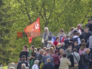 80. Jahrestag der Befreiung – Gedenken am sowjetischen Ehrenmal im Treptower Park | Rudi Denner/R-mediabase / R-mediabase | <a href=/confor2/?bld=94398&t=d&pst=94374&aid=86&dc=1343&i1=Rudi%20Denner/R-mediabase%20/%20R-mediabase><strong>Download Bild 94398...</strong></a>  |