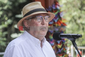 Gedenkveranstaltung der Friedensglockengesellschaft zum 80igsten Jahrestag von Hiroshima und Nagasaki | Rudi Denner/R-mediabase / R-mediabase | <a href=/confor2/?bld=95165&t=d&pst=95153&aid=86&dc=2119&i1=Rudi%20Denner/R-mediabase%20/%20R-mediabase><strong>Download Bild 95165...</strong></a> |