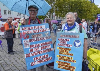 Zum Antikriegstag 2025 in Köln: Frieden schaffen, Aufrüstung s | jovofoto | <a href=/confor2/?bld=95458&t=d&pst=95437&aid=23&dc=1535&i1=jovofoto><strong>Download Bild 95458...</strong></a> |