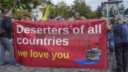 Zum Antikriegstag 2025 in Köln: Frieden schaffen, Aufrüstung s | jovofoto | <a href=/confor2/?bld=95465&t=d&pst=95437&aid=23&dc=1536&i1=jovofoto><strong>Download Bild 95465...</strong></a> |