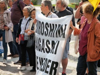 Hiroshima-Gedenken in Dortmund mit IPPNW, attac, AWO , Greenpeace
und dem Dortmunder Friedensforum am 6. August 2025 | Bitzel / R-mediabase | <a href=/confor2/?bld=95206&t=d&pst=95186&aid=70&dc=1614&i1=Bitzel%20/%20R-mediabase><strong>Download Bild 95206...</strong></a> |