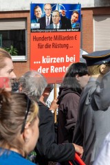 Rheinmetall Entwaffnen Kölner Parade gegen den Krieg. Zusammen gegen die Militarisierung der Gesellschaft | redpicture / R-mediabase | <a href=/confor2/?bld=95549&t=d&pst=95496&aid=81&dc=1645&i1=redpicture%20/%20R-mediabase><strong>Download Bild 95549...</strong></a> |