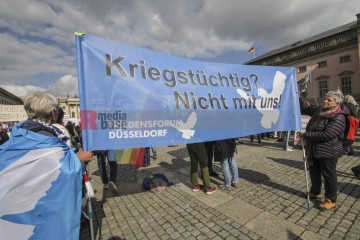 Friedensdemonstration in Berlin am 3.10.2025 | Rudi Denner/R-mediabase / R-mediabase | <a href=/confor2/?bld=96153&t=d&pst=96138&aid=86&dc=2317&i1=Rudi%20Denner/R-mediabase%20/%20R-mediabase><strong>Download Bild 96153...</strong></a>  |