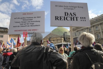Friedensdemonstration in Berlin am 3.10.2025 | Rudi Denner/R-mediabase / R-mediabase | <a href=/confor2/?bld=96158&t=d&pst=96138&aid=86&dc=2317&i1=Rudi%20Denner/R-mediabase%20/%20R-mediabase><strong>Download Bild 96158...</strong></a>  |