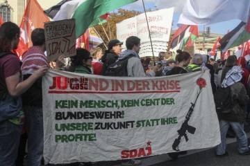 Friedensdemonstration in Berlin am 3.10.2025 | Rudi Denner/R-mediabase / R-mediabase | <a href=/confor2/?bld=96170&t=d&pst=96138&aid=86&dc=2318&i1=Rudi%20Denner/R-mediabase%20/%20R-mediabase><strong>Download Bild 96170...</strong></a>  |