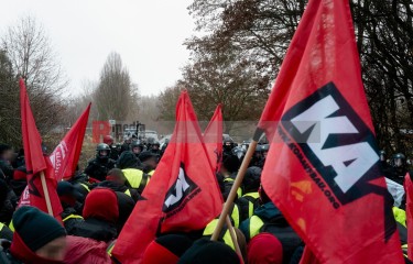 © 2025 These images are freely usable for all purposes aligned with the spirit and intentions of the original event, as well as for personal, non-commercial use. This includes, but is not limited to, personal social media profiles. Any use contradicting or diverging from the event's intentions is not permitted. | Stephan Gelenscher | <a href=/confor2/?bld=96699&t=d&pst=96648&aid=797&dc=1225&i1=Stephan%20Gelenscher><strong>Download Bild 96699...</strong></a> |