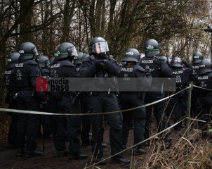 © 2025 These images are freely usable for all purposes aligned with the spirit and intentions of the original event, as well as for personal, non-commercial use. This includes, but is not limited to, personal social media profiles. Any use contradicting or diverging from the event's intentions is not permitted. | Stephan Gelenscher | <a href=/confor2/?bld=96705&t=d&pst=96648&aid=797&dc=1226&i1=Stephan%20Gelenscher><strong>Download Bild 96705...</strong></a> |