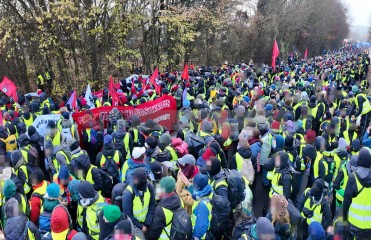 © 2025 These images are freely usable for all purposes aligned with the spirit and intentions of the original event, as well as for personal, non-commercial use. This includes, but is not limited to, personal social media profiles. Any use contradicting or diverging from the event's intentions is not permitted. | Stephan Gelenscher | <a href=/confor2/?bld=96703&t=d&pst=96648&aid=797&dc=1226&i1=Stephan%20Gelenscher><strong>Download Bild 96703...</strong></a> |