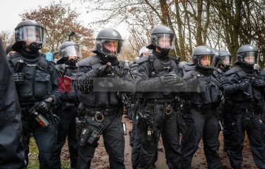 © 2025 These images are freely usable for all purposes aligned with the spirit and intentions of the original event, as well as for personal, non-commercial use. This includes, but is not limited to, personal social media profiles. Any use contradicting or diverging from the event's intentions is not permitted. | Stephan Gelenscher | <a href=/confor2/?bld=96711&t=d&pst=96648&aid=797&dc=1226&i1=Stephan%20Gelenscher><strong>Download Bild 96711...</strong></a> |