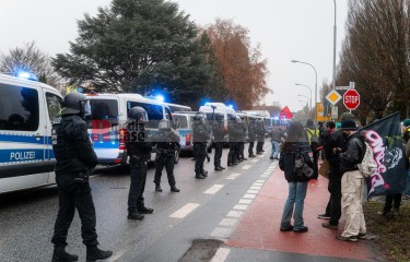 © 2025 These images are freely usable for all purposes aligned with the spirit and intentions of the original event, as well as for personal, non-commercial use. This includes, but is not limited to, personal social media profiles. Any use contradicting or diverging from the event's intentions is not permitted. | Stephan Gelenscher | <a href=/confor2/?bld=96720&t=d&pst=96648&aid=797&dc=1226&i1=Stephan%20Gelenscher><strong>Download Bild 96720...</strong></a> |