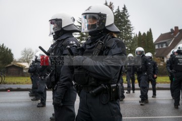 © 2025 These images are freely usable for all purposes aligned with the spirit and intentions of the original event, as well as for personal, non-commercial use. This includes, but is not limited to, personal social media profiles. Any use contradicting or diverging from the event's intentions is not permitted. | Stephan Gelenscher | <a href=/confor2/?bld=96721&t=d&pst=96648&aid=797&dc=1226&i1=Stephan%20Gelenscher><strong>Download Bild 96721...</strong></a> |