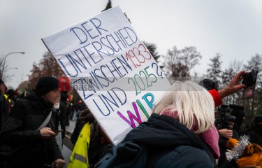 © 2025 These images are freely usable for all purposes aligned with the spirit and intentions of the original event, as well as for personal, non-commercial use. This includes, but is not limited to, personal social media profiles. Any use contradicting or diverging from the event's intentions is not permitted. | Stephan Gelenscher | <a href=/confor2/?bld=96724&t=d&pst=96648&aid=797&dc=1226&i1=Stephan%20Gelenscher><strong>Download Bild 96724...</strong></a> |