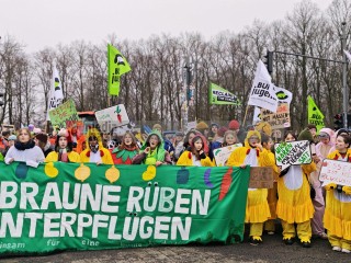 WHES2026 - Wir haben es satt 2026 - Wir haben die Agrarindustrie satt | sabineschefferberlin | <a href=/confor2/?bld=97878&t=d&pst=97913&aid=802&dc=1431&i1=sabineschefferberlin><strong>Download Bild 97878...</strong></a> |