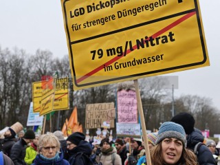 WHES2026 - Wir haben es satt 2026 - Wir haben die Agrarindustrie satt | sabineschefferberlin | <a href=/confor2/?bld=97882&t=d&pst=&aid=802&dc=1433&i1=sabineschefferberlin><strong>Download Bild 97882...</strong></a> |