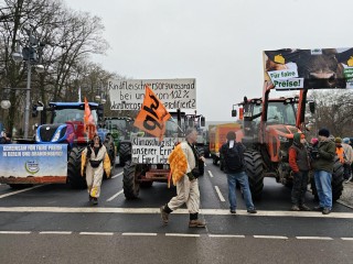 WHES2026 - Wir haben es satt 2026 - Wir haben die Agrarindustrie satt | sabineschefferberlin | <a href=/confor2/?bld=97885&t=d&pst=&aid=802&dc=1434&i1=sabineschefferberlin><strong>Download Bild 97885...</strong></a> |