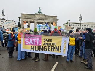 WHES2026 - Wir haben es satt 2026 - Wir haben die Agrarindustrie satt | sabineschefferberlin | <a href=/confor2/?bld=97888&t=d&pst=&aid=802&dc=1436&i1=sabineschefferberlin><strong>Download Bild 97888...</strong></a> |