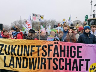 WHES2026 - Wir haben es satt 2026 - Wir haben die Agrarindustrie satt | sabineschefferberlin | <a href=/confor2/?bld=97891&t=d&pst=&aid=802&dc=1437&i1=sabineschefferberlin><strong>Download Bild 97891...</strong></a> |