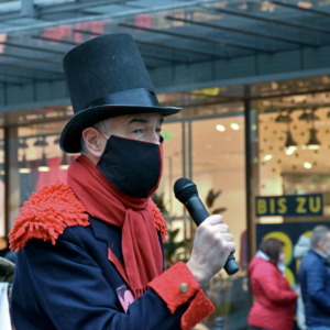 Impfpatente Kundgebung und Performance vor der Antoniterkirche Köln für die Freigabe von Impfpatenten.