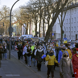 Zollstock ist solidarisch Friedensdemo mit Gebet in Zollstock.
