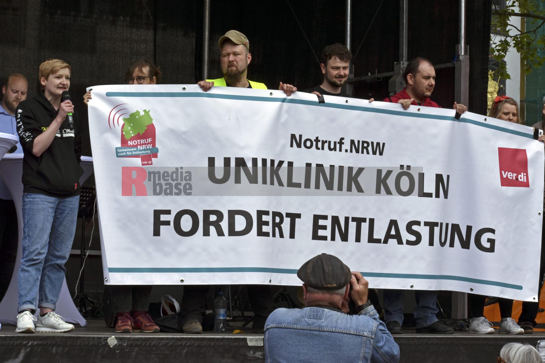 Maikundgebung 22 Maikundgebung auf dem Heumarkt in Köln.