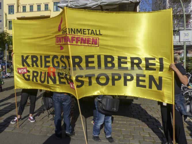 Rheinmetall entwaffnen - Protestaktion in Berlin