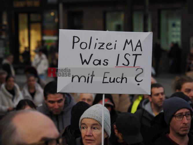 Kundegebung: Polizei erschiesst psychisch kranken Ertekin Ö. in Mannheim-Schönau